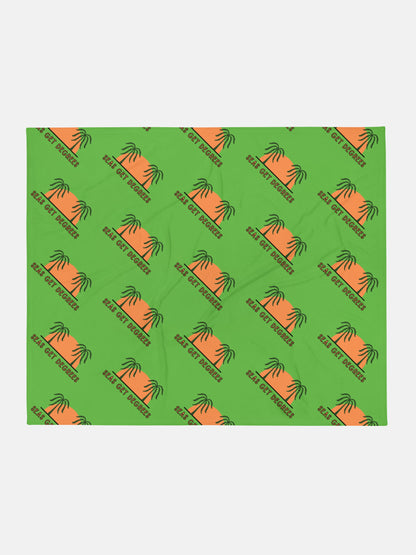 Live Swell Throw Blanket front view in kelly green — Seas Get Degrees